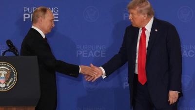 Erst wenn er sich eines Deals sicher sein kann, möchte Trump nach eigenen Angaben Putin erneut treffen. (Archivbild) (Foto: Jae C. Hong/AP/dpa)