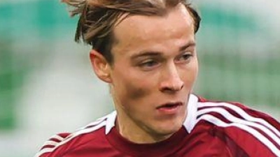 Mit Caspar Jander könnte ein Leistungsträger den 1. FC Nürnberg noch in diesem Sommer verlassen. (Archivbild) (Foto: Daniel Karmann/dpa)