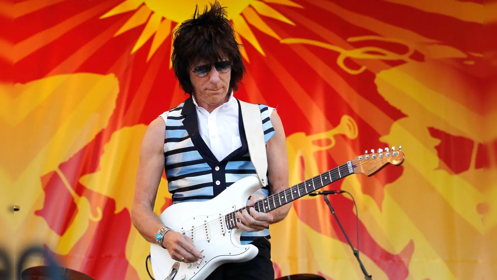 Jeff Beck gilt als einer der großartigsten Gitarristen der Musikgeschichte (Foto: Gerald Herbert/AP)