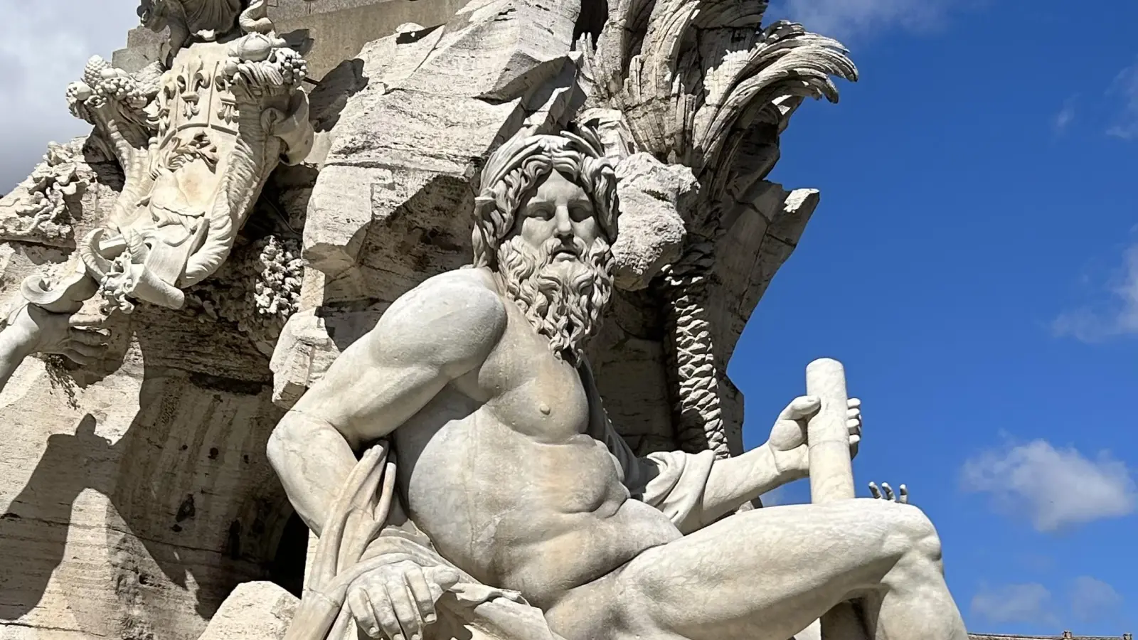 Dominierend auf der Piazza Navona ist der Vierströmebrunnen, eine der wichtigsten Arbeiten von Gian Lorenzo Bernini. (Foto: Ute Niephaus)