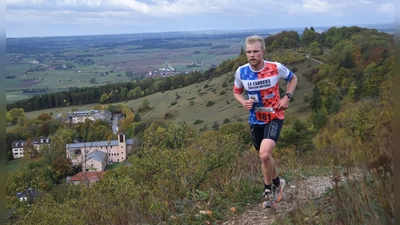 Tim Frisch holt sich beim Hesselberlauf den mittelfränkischen Meistertitel (Foto: Jörg Behrendt)