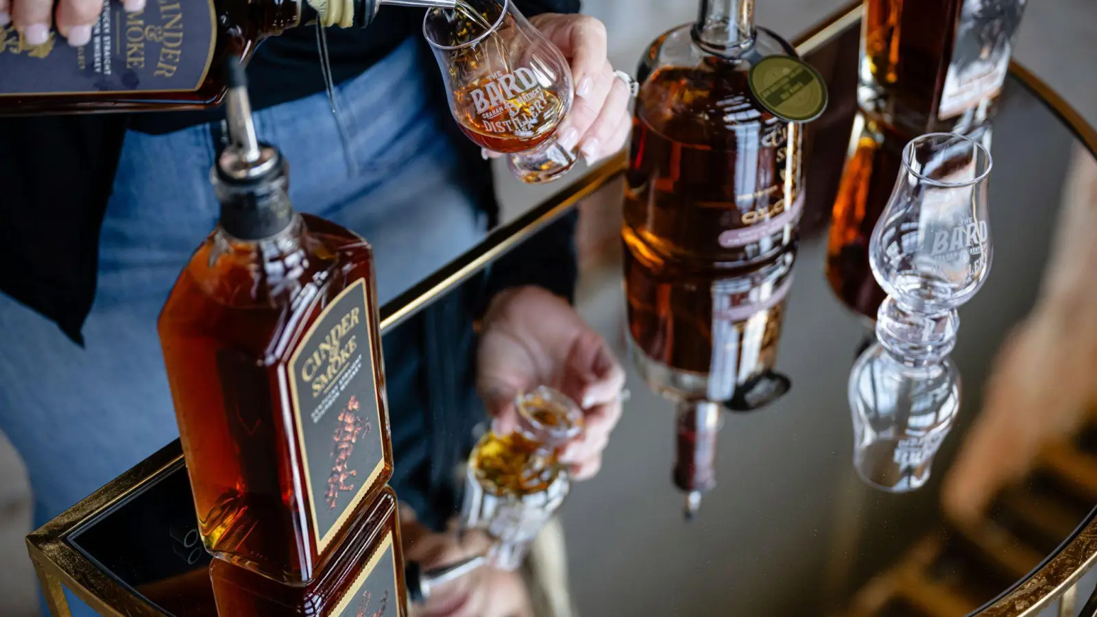 Whiskey aus den USA könnte in Deutschland bald teurer werden. (Foto: Jon Cherry/FR171965 AP/AP/dpa)