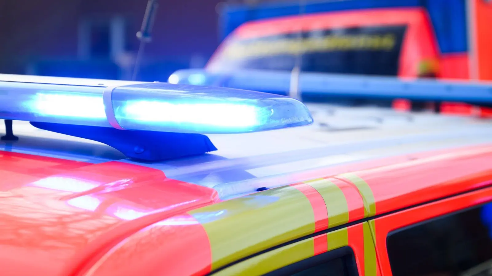 In Unterfranken wurde ein 77-Jähriger von einem unbesetzten Toyota erfasst. (Symbolbild) (Foto: Julian Stratenschulte/dpa)
