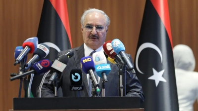 Dem ostlibyschen Machthaber Haftar käme russische Luftverteidigungssysteme sowie Angriffswaffen gelegen. (Archivbild) (Foto: Khaled Nasraoui/dpa)