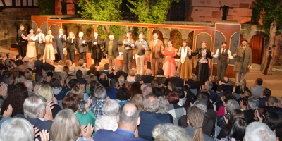 Das nächtliche Flair der Kreuzgangspiele fasziniert immer wieder aufs Neue. (Foto: Peter Tippl)
