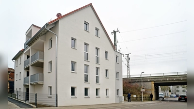 Das einzige realisierte Projekt der StadtBau: Knapp zwei Millionen Euro hat sich die Stadt Ansbach das Mehrfamilienhaus in der Fischerstraße kosten lassen (Foto: Alina Boger)