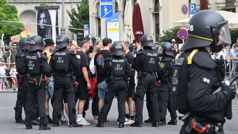 Am Samstag soll es in mehreren bayerischen Städten zu Protesten der Gen Z kommen. (Symbolbild) (Foto: Felix Hörhager/dpa)