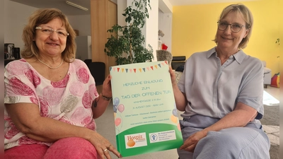 Angelika Stegmayer (links) und Gisela Heusinger-Herz laden zum Tag der offenen Tür in die Krämergasse 2 in Bad Windsheim ein. (Foto: Anna Franck)