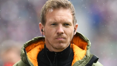 Bayerns Trainer Julian Nagelsmann vor Spielbeginn. (Foto: Silas Stein/dpa)