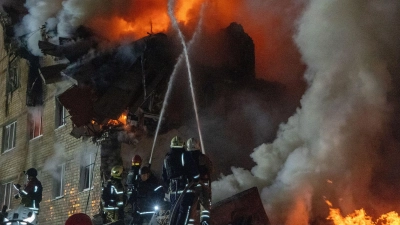 Behörden melden auch Kinder unter den Toten und Verletzten in Charkiw. (Foto: Andrii Marienko/AP/dpa)