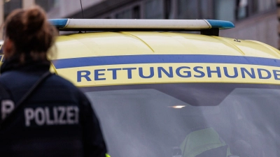 Wenn ein Kind vermisst wird, nimmt die Polizei das niemals auf die leichte Schulter. (Illustration) (Foto: Hannes P Albert/dpa)