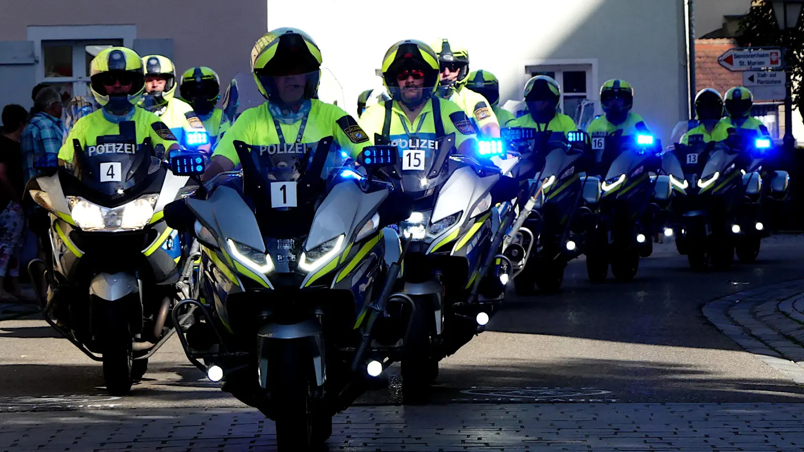 Blaulichtparade - gesehen in Herrieden (Foto: Erich Kraus)