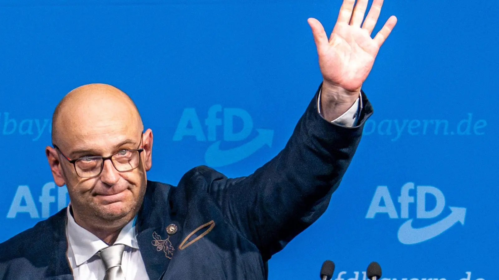 Protschka feiert den Wahlsieg der AfD in Sachsen-Anhalt. (Archivbild) (Foto: Armin Weigel/dpa)