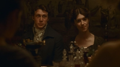 George MacKay (l) und Daisy Edgar-Jones müssen in der Neuverfilmung von „Sinn und Sinnlichkeit“ mit den Tücken der Liebe kämpfen. (Handout)  (Foto: ---/Courtesy of Focus Features/dpa)