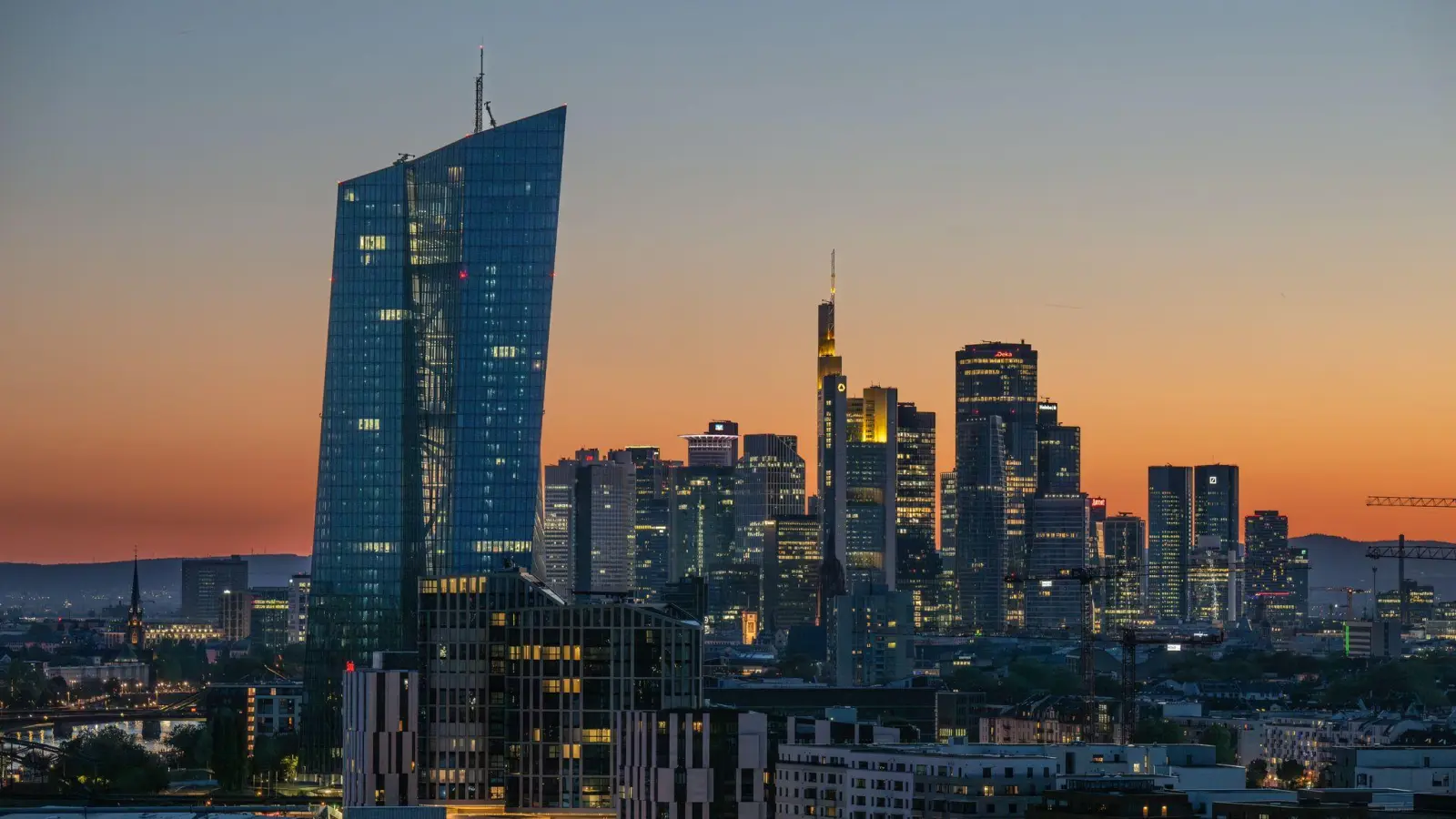 In Frankfurt gibt es noch genug Banken.  (Foto: Boris Roessler/dpa)