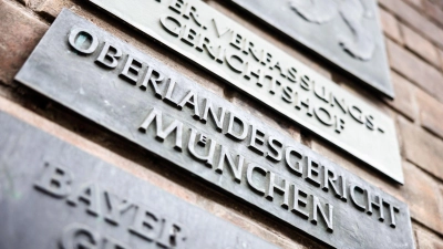 Ein neuer Commercial Court am Oberlandesgericht München soll helfen, bei großen Wirtschaftsstreitigkeiten in Bayern juristische Lösungen fernab von internationalen Schiedsgerichten zu finden. (Illustration) (Foto: Matthias Balk/dpa)