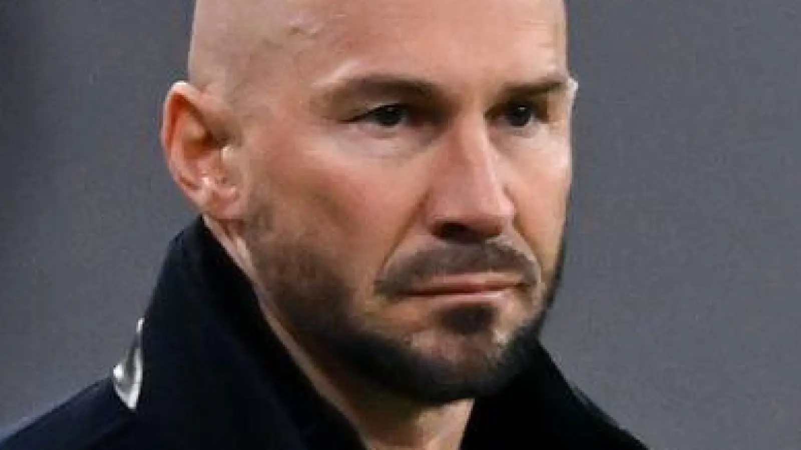 Hoffenheims Trainer Christian Ilzer am Spielfeldrand. (Foto: Sven Hoppe/dpa)