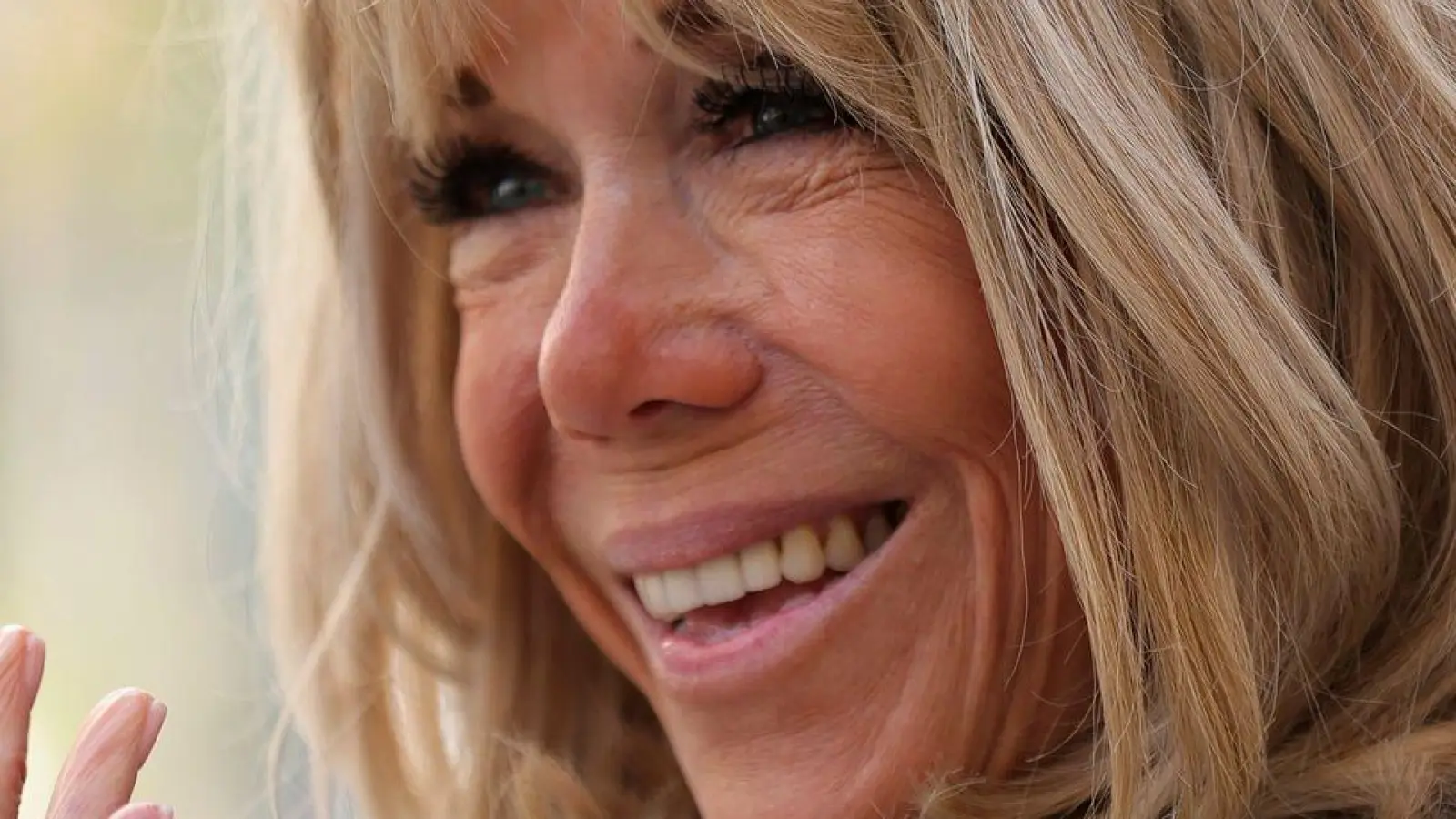 Im Prozess wegen Cybermobbings von Brigitte Macron wurden die Angeklagten zumeist zu Bewährungsstrafen von sechs Monaten verurteilt. (Archivbild) (Foto: Teresa Suarez/EPA POOL via AP/dpa)