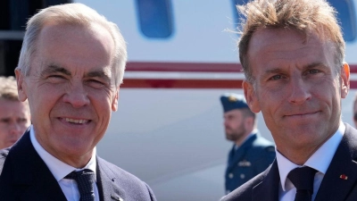 Carney und Macron wollen die Zusammenarbeit ihrer Länder intensivieren. (Foto: Adrian Wyld/The Canadian Press/AP/dpa)