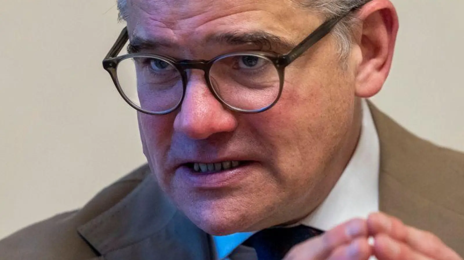 Bei den Kommunalwahlen entscheidet sich nach den Worten von Regierungschef Rhein, wie die Menschen „zur Politik stehen und wie sie die Demokratie bewerten“. (Foto: Helmut Fricke/dpa)