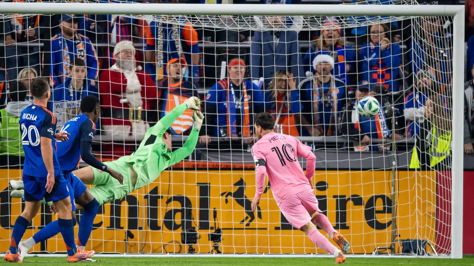 Weltmeister Lionel Messi trifft zur Führung für Inter Miami. (Foto: Tanner Pearson/AP/dpa)