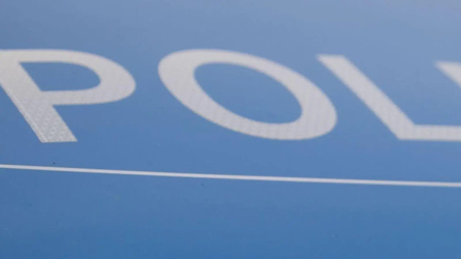 Die Polizei prüft Verbindungen zu anderen aufgebrochenen Autos. (Symbolbild) (Foto: Lino Mirgeler/dpa)