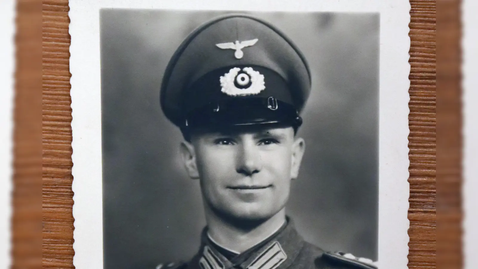 Dieses Porträt zeigt den später verschollenen Georg Soldner in seiner Soldatenuniform. (Repro: Jim Albright)
