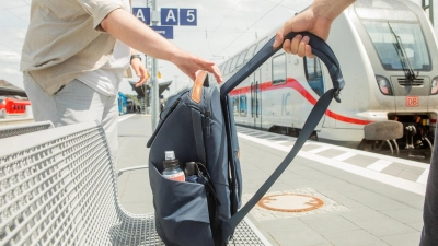 Ein Streit um einen Rucksack endete vor dem Amtsgericht. Die abgebildeten Personen haben mit dem Fall nichts zu tun. (Symbolfoto: Evi Lemberger)