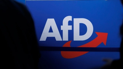 Unbekannte haben die Scheibe eines AfD-Büros eingeworfen. (Symbolbild)  (Foto: Carsten Koall/dpa)