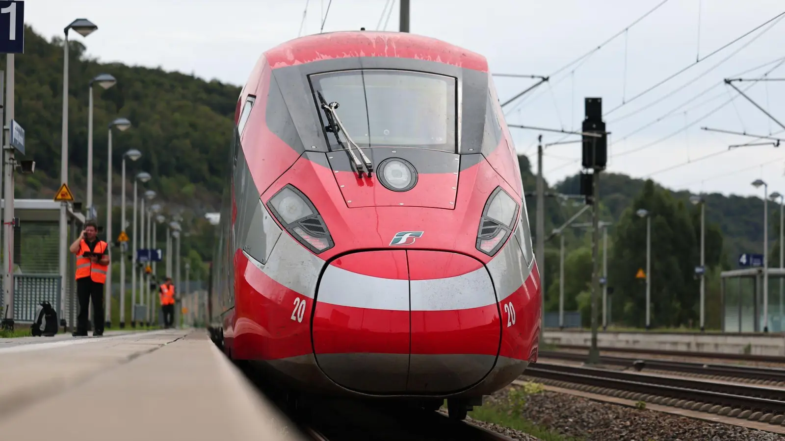 Der italienische Schnellzug Frecciarossa soll ab Sommer München direkt mit Rom verbinden. (Archivbild) (Foto: dpa)