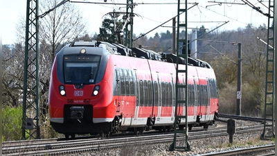 Wenn es in den Bussen von Feuchtwangen nach Ansbach zu eng wird, kann man auch den Bus nach Dombühl nehmen und von dort mit der S-Bahn nach Ansbach fahren.  (Archivbild: Manfred Blendinger)