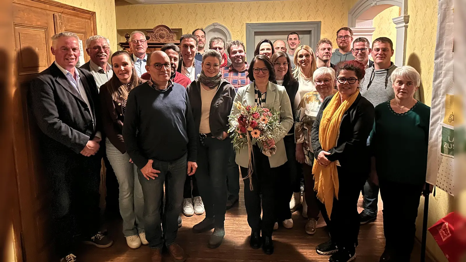 Die Kandidatinnen und Kandidaten der Wählergruppe Land mit der gemeinsamen OB-Kandidatin Anja Schmidt-Wagemann. (Foto: Martina Haas)