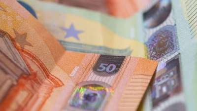 Ausblick negativ – ein Hinweis auf eine mögliche Herabstufung. (Symboldbild) (Foto: Boris Roessler/dpa)