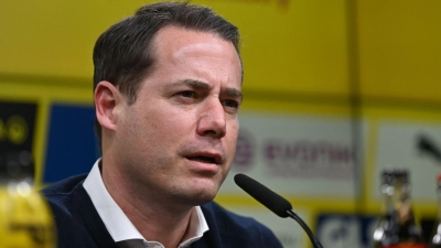 BVB-Geschäftsführer Lars Ricken ist auch bei einer Champions-League-Qualifikation nicht zufrieden (Foto: Bernd Thissen/dpa)