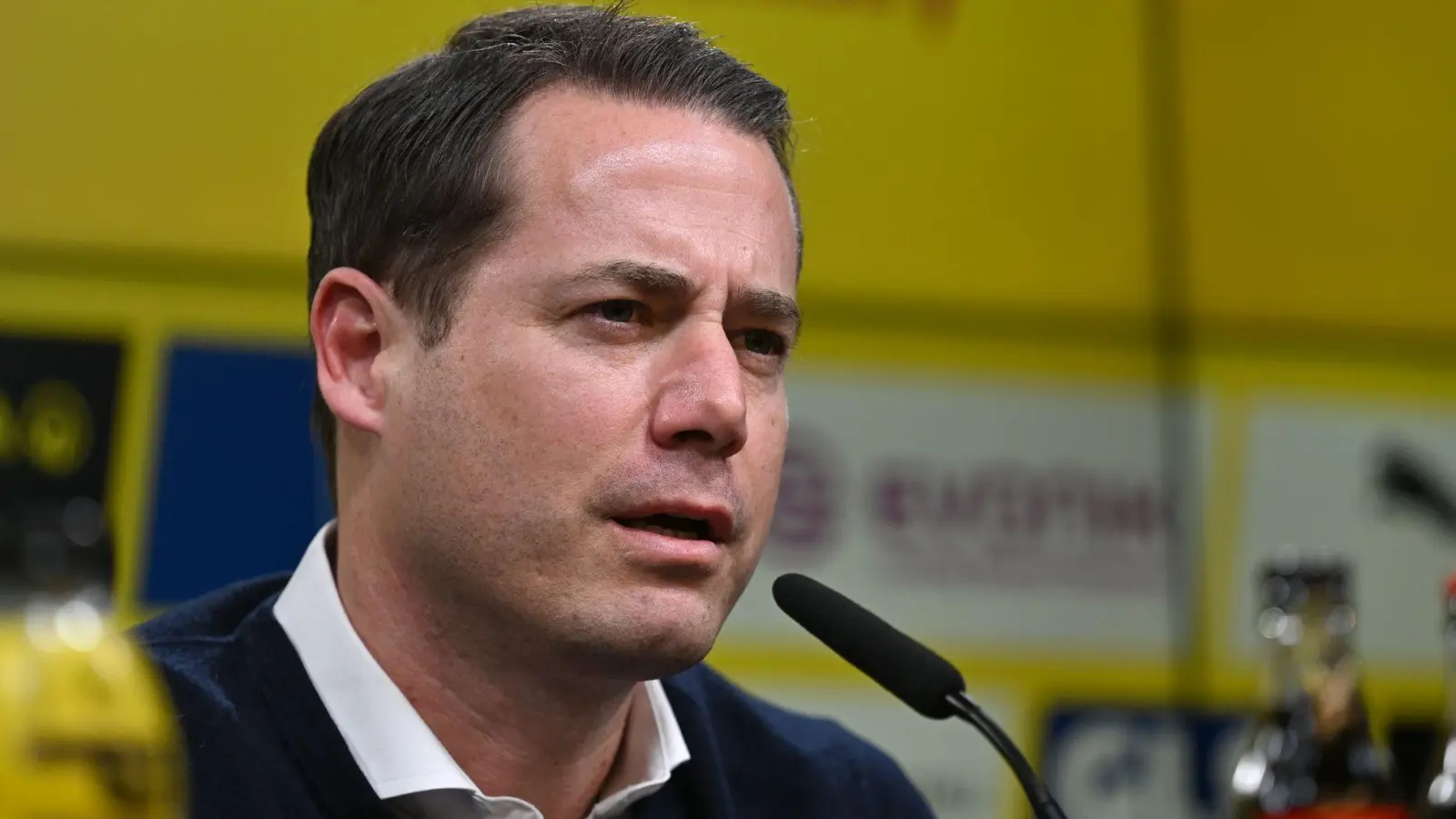 BVB-Geschäftsführer Lars Ricken ist auch bei einer Champions-League-Qualifikation nicht zufrieden (Foto: Bernd Thissen/dpa)