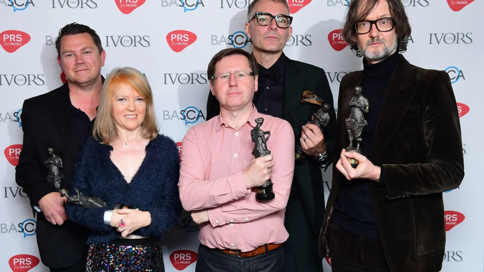 Nick Banks (l-r), Candida Doyle, Mark Webber, Steve Mackey und Jarvis Cocker von Pulp. (Foto: Ian West/PA Wire/dpa)