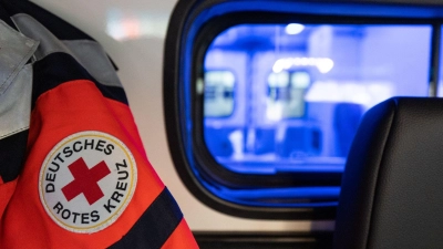 Die Frau wurde tot aus dem eiskalten Wasser geborgen. (Symbolbild) (Foto: Hannes P Albert/dpa)