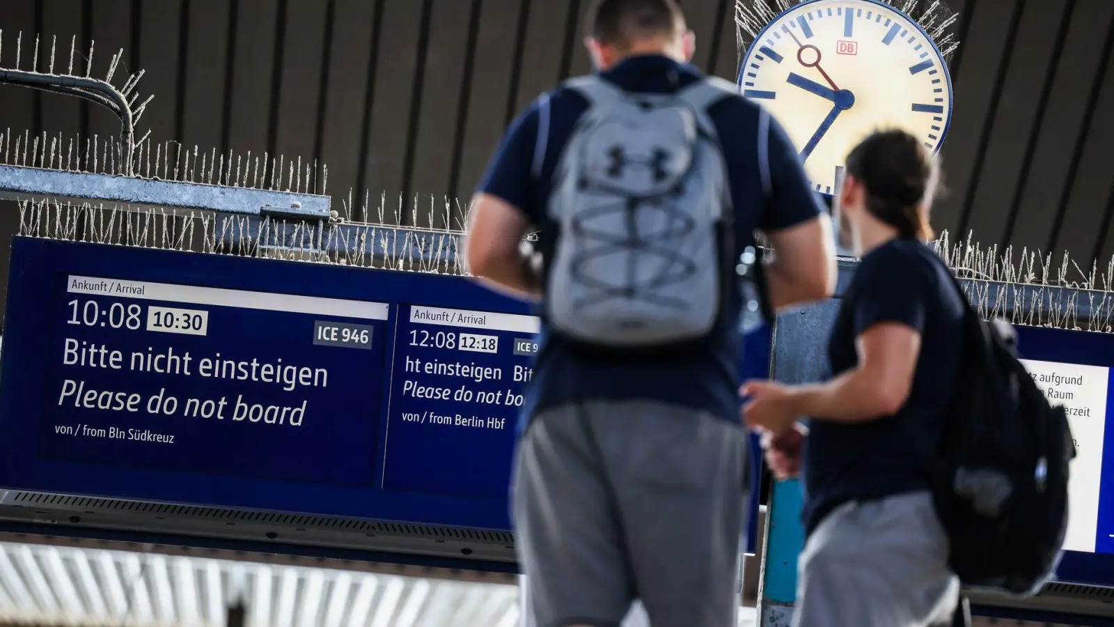 Unklar ist, wann die Strecke wieder freigegeben wird (Foto: Christoph Reichwein/dpa)