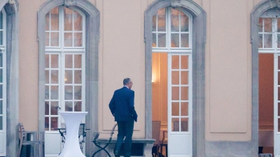 Zwei Tage lang berieten führende Koalitionäre am Rande Berlins.  (Foto: Carsten Koall/dpa)