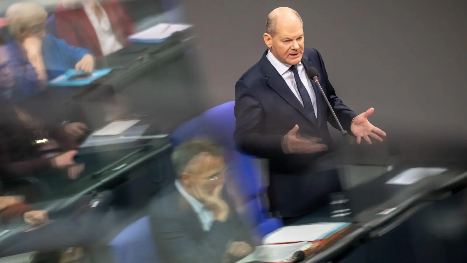 Kanzler Scholz wirbt im Bundestag für konstruktives Agieren bis zur Wahl. (Foto: Michael Kappeler/dpa)