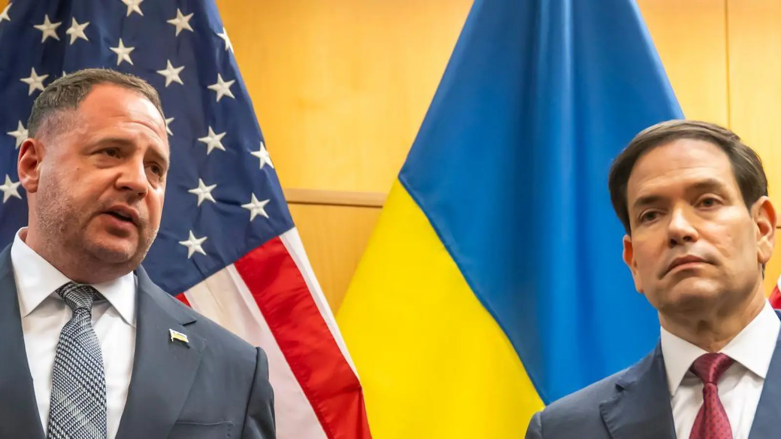 US-Außenminister Marco Rubio und der ukrainische Verhandlungsführer Andrij Jermak wollen am Sonntagabend erneut vor die Presse treten. (Foto: Martial Trezzini/KEYSTONE/dpa)