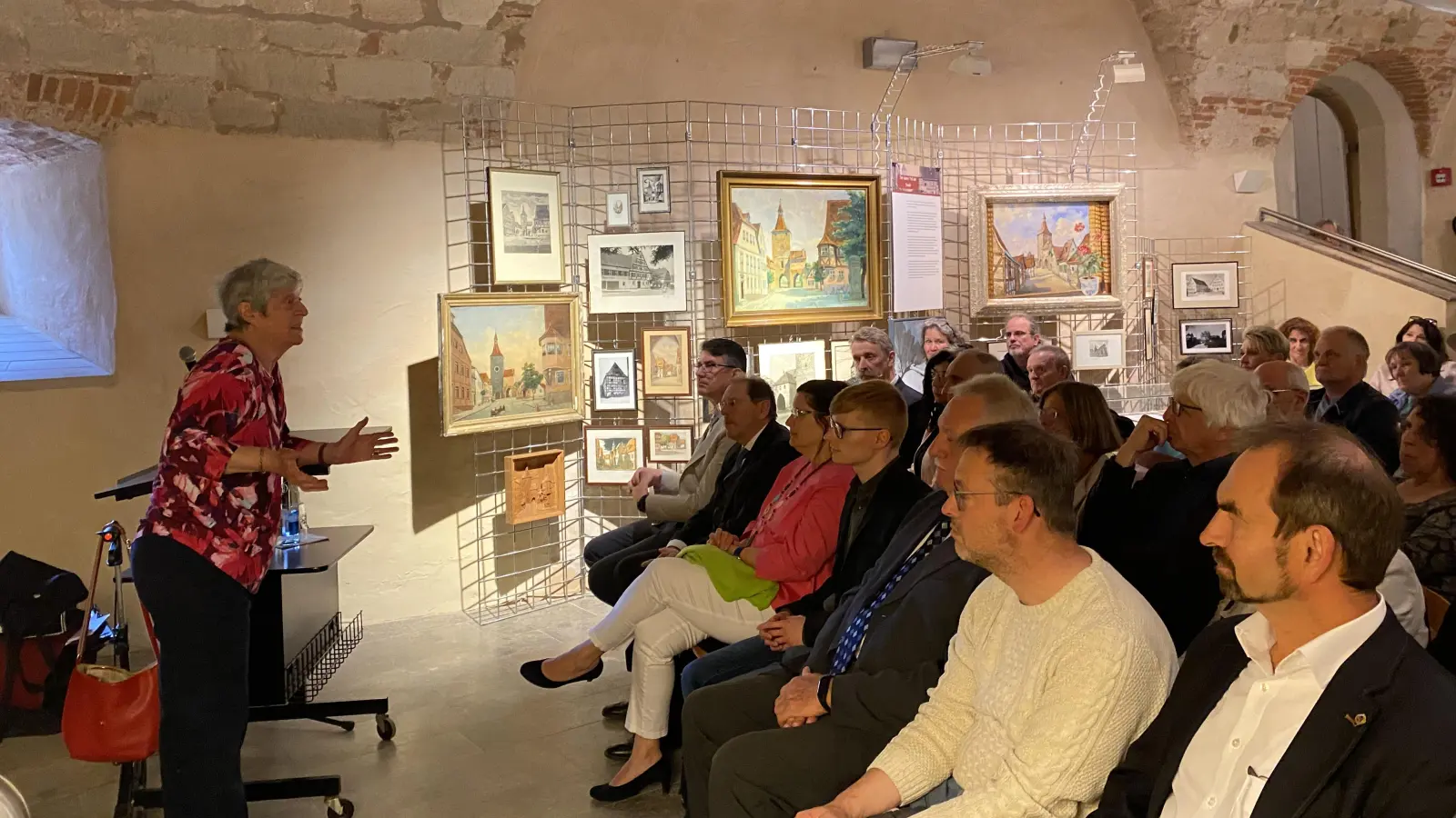 Auf das Heimatfest stimmt die Ausstellung „Bilder einer Stadt“ ein, die im Gewölbe der Museen im Alten Schloss zu sehen ist. (Foto: Nicole Gunkel)