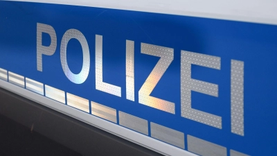 Die Polizei hofft nun auf Zeugen, denen am Burgbernheimer Bahnhof etwas aufgefallen ist. (Symbolbild: Daniel Vogl/dpa)