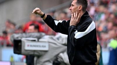 Das Team von Nürnbergs Trainer Miroslav Klose präsentierte sich gut in Hannover. (Foto: Swen Pförtner/dpa)