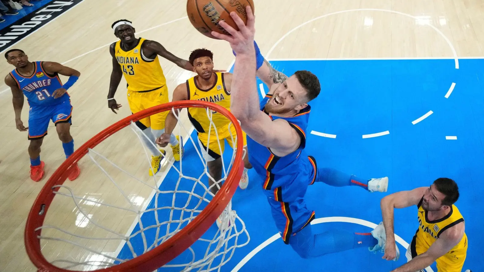 Isaiah Hartenstein und die Oklahoma City Thunder flogen am Ende zum Titel. (Foto: Kyle Terada/Pool IMAGN Images/AP/dpa)