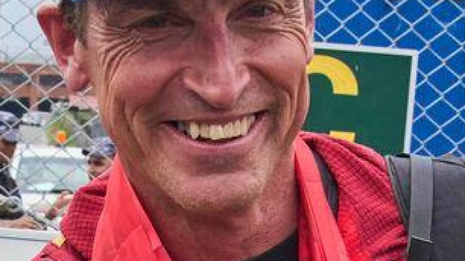 Der britische Bergsteiger Kenton Cool nach einem erfolgreichen Aufstieg zum Gipfel des Mount Everest. (Archivbild) (Foto: Niranjan Shrestha/AP/dpa)