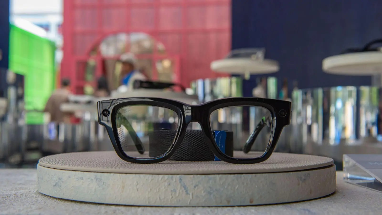 In den USA kam die Display-Brille bereits Ende vergangenen Jahres auf den Markt. (Foto: Andrej Sokolow/dpa)