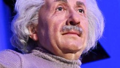 Vom Physiker und Genie Einstein ist jetzt eine Widmung aufgetaucht. (Archivbild)  (Foto: Jens Kalaene/dpa)