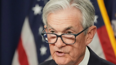Die US-Notenbank belässt den Leitzins zunächst auf einem relativ hohen Stand. (Archivbild) (Foto: Jacquelyn Martin/AP/dpa)