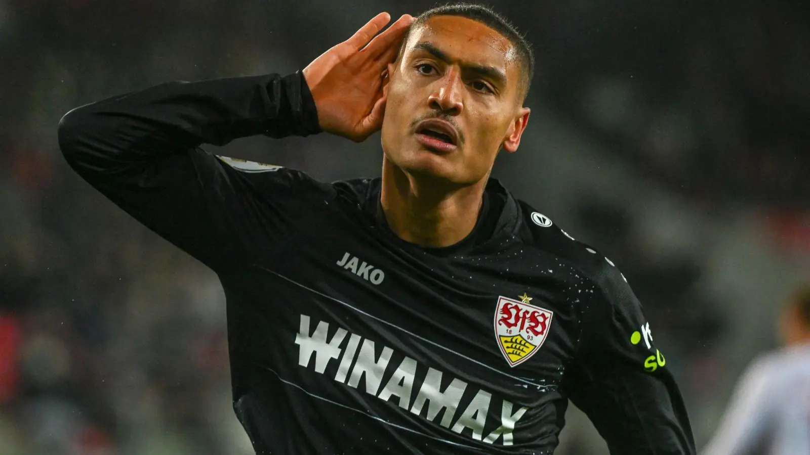 Enzo Millot schoss den VfB Stuttgart beim 3:0-Sieg im DFB-Pokal-Achtelfinale bei Jahn Regensburg in Führung.  (Foto: Armin Weigel/dpa)